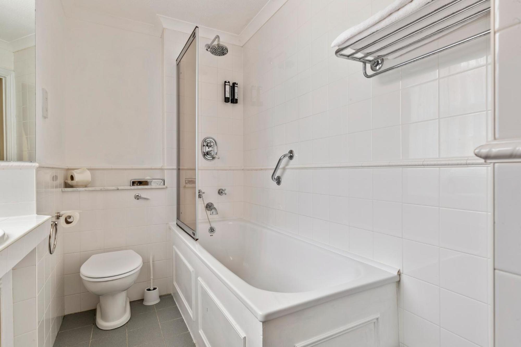 Western Court And Hotel 4*