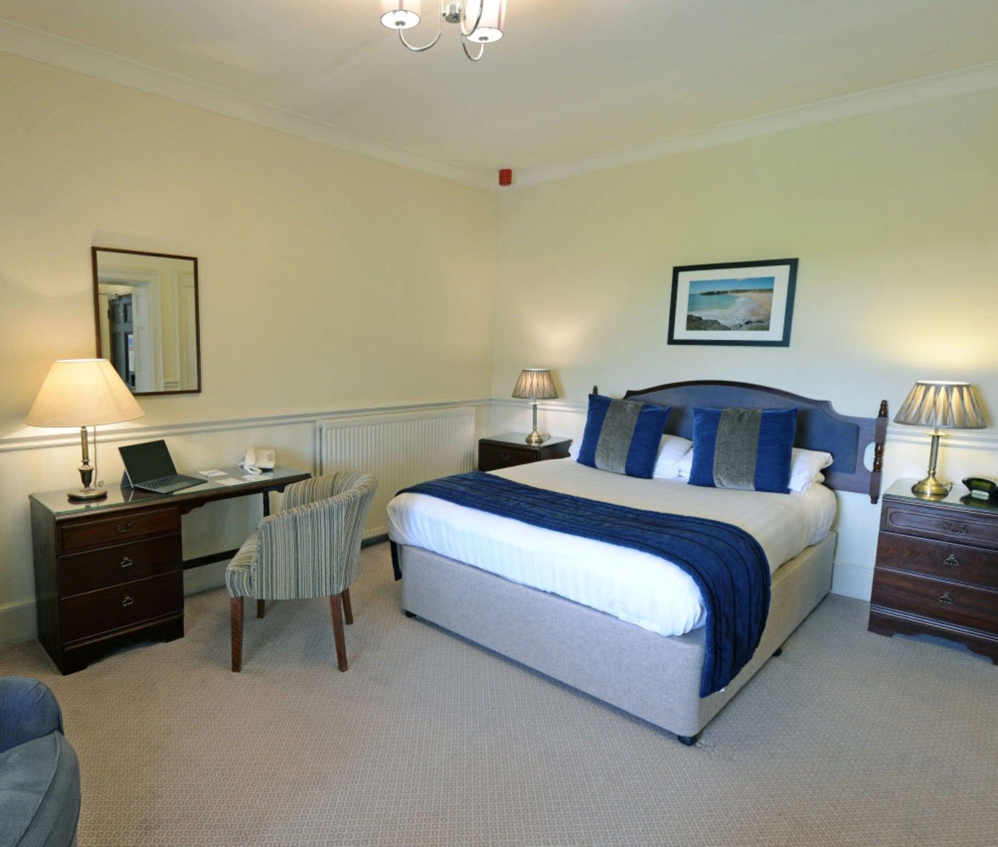 Western Court And 4* Lamphey