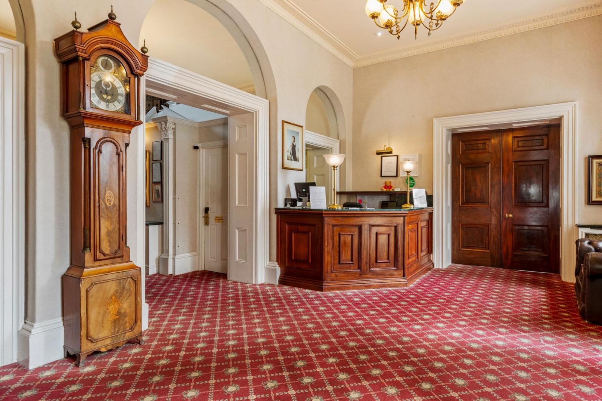 Hotel Western Court Hotel&spa 4*