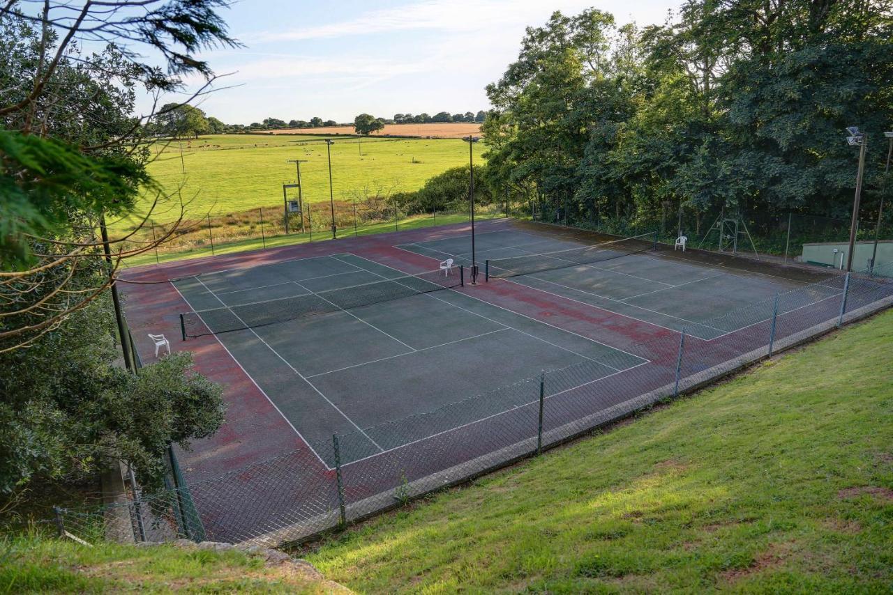 Отель Western Court And 4*